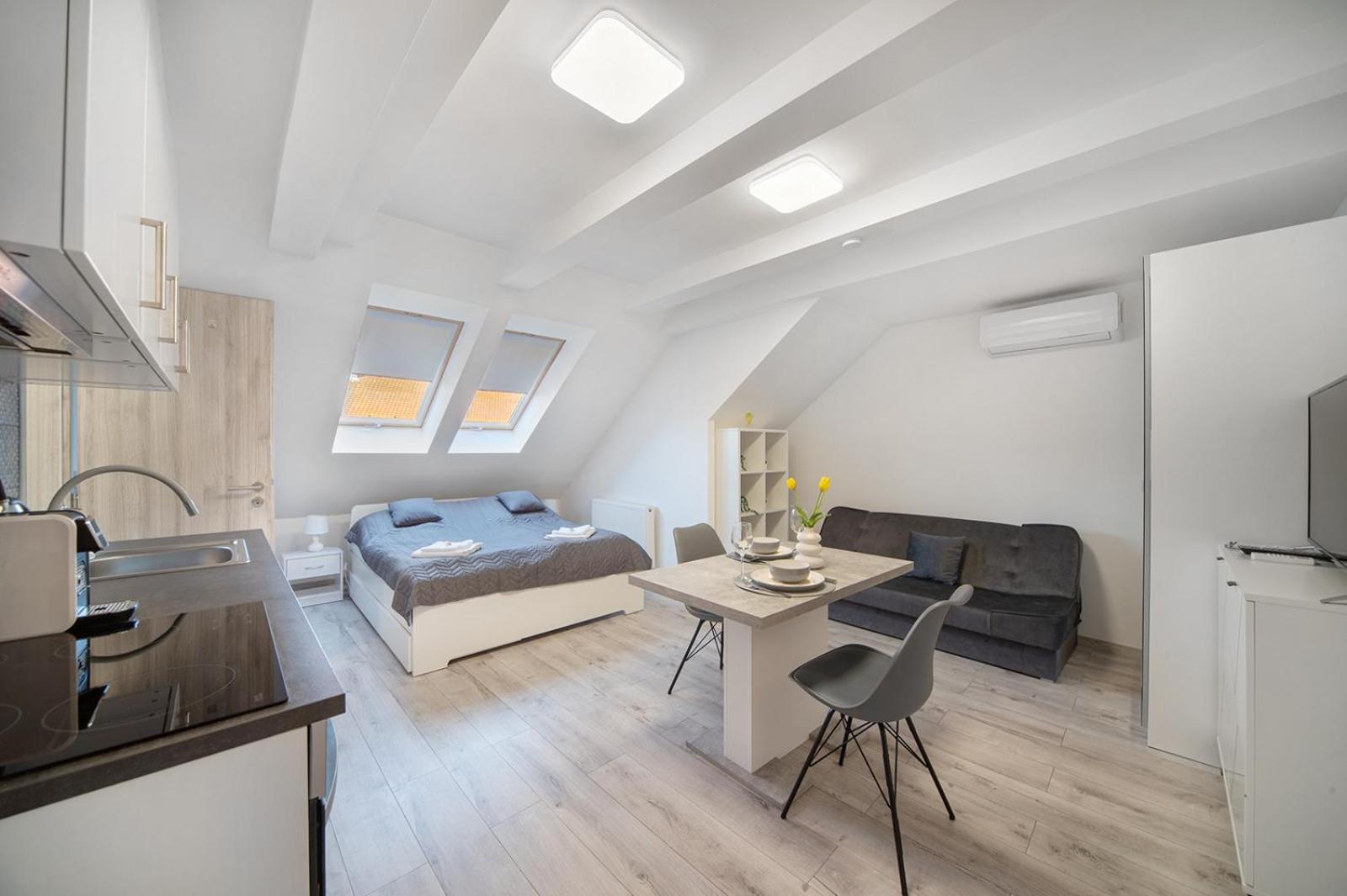 Agoston Apartman 1-2 - Lora,Marci Pecs Exterior photo